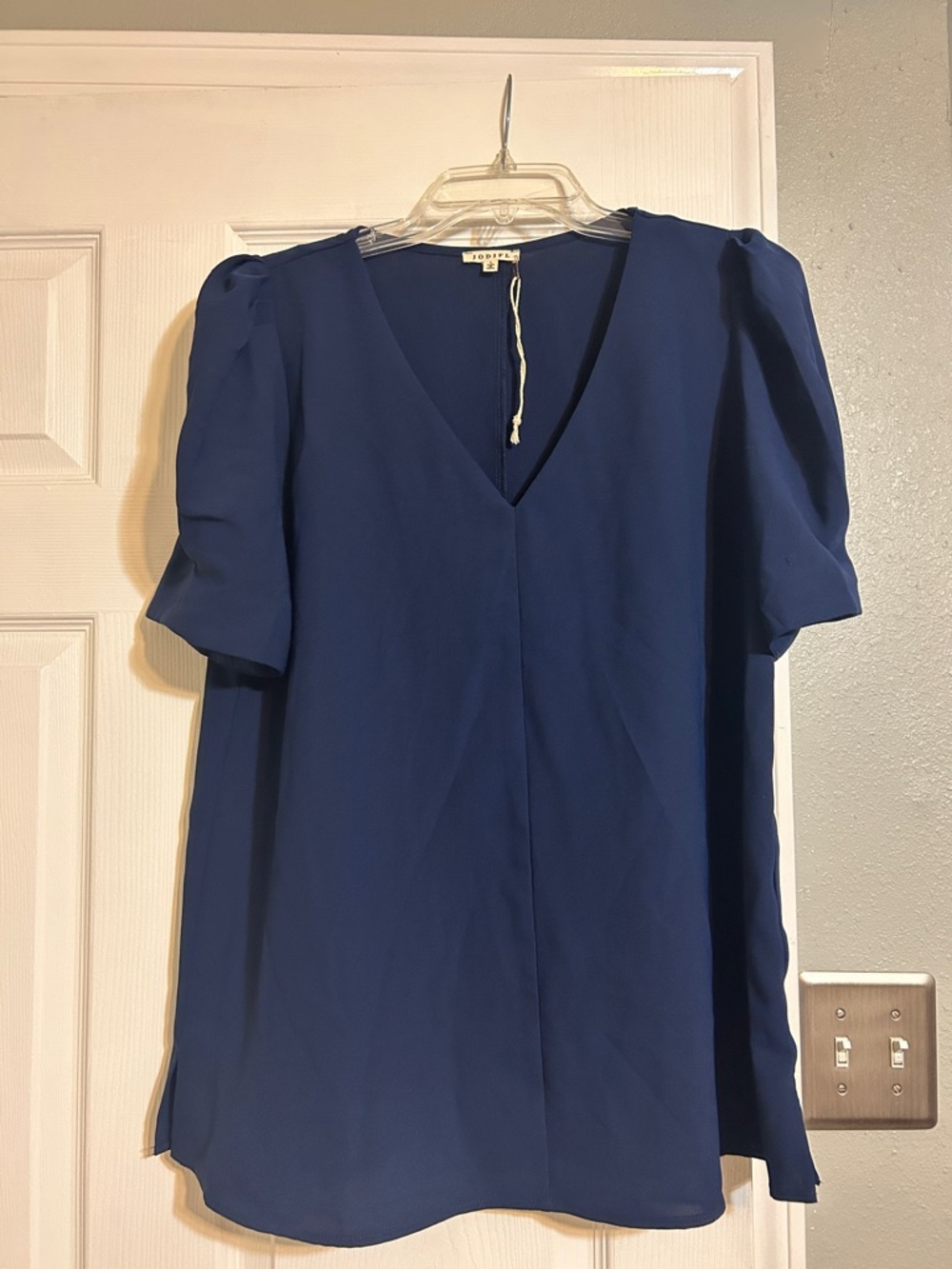 Jodifl navy short sleeve top slit side nwot